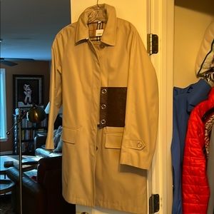 Stunning Burberry Mac Raincoat Size US 4